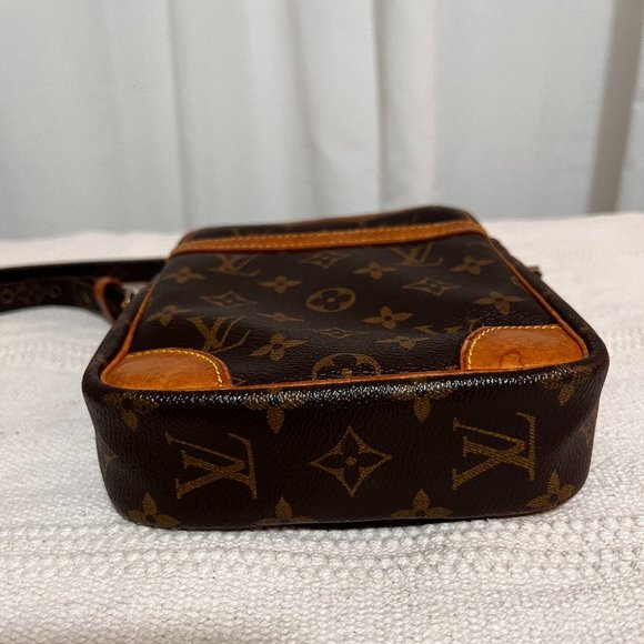 ✨AUTHENTIC✨ Louis Vuitton Vintage Monogram Danube Shoulder Crossbody Bag - Picture 7 of 17